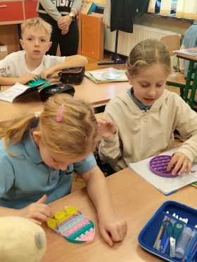 Artykuł: Zabawka sensoryczna i pomoc matematyczna w jednym! - Zdjęcie 30364