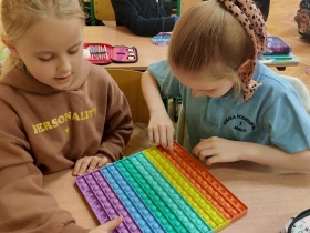 Artykuł: Zabawka sensoryczna i pomoc matematyczna w jednym! - Zdjęcie 30365
