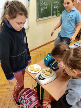 Artykuł: Wiecie gdzie kryje się matematyka? Klasa 2b już wie! - Zdjęcie 31963