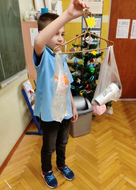 Artykuł: Wiecie gdzie kryje się matematyka? Klasa 2b już wie! - Zdjęcie 31965