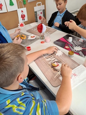 Artykuł: Świętować można na różne sposoby - Zdjęcie 47015