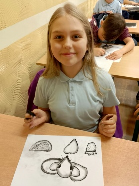 Artykuł: Barbórka w klasie 2b: sztuka węglem malowana - Zdjęcie 55971