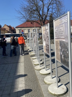 Artykuł: Wystawa „Jasło 1945 – od ruin do życia” - Zdjęcie 57756