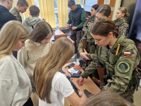Artykuł: Wojskowa ścieżka kariery – uczniowie na spotkaniu z kadetami - Zdjęcie 57815