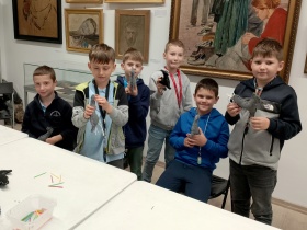 Artykuł:  Z nitką i wyobraźnią – warsztaty sensoryczne uczniów klasy 2b - Zdjęcie 58752