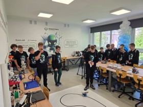 Artykuł: Nowoczesna edukacja w SP1 – otwarcie pracowni robotycznej!  - Zdjęcie 58864