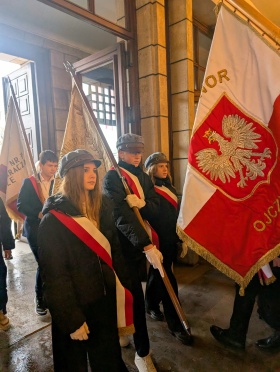 Artykuł: Szkoła rozbrzmiała dźwiękami „Mazurka Dąbrowskiego” - Zdjęcie 62341