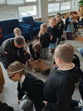 Artykuł: Drugoklasiści uczyli się ratować życie - Zdjęcie 67286
