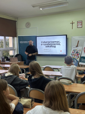 Artykuł: Mądrze, bezpiecznie i z głową w sieci! - Zdjęcie 68531