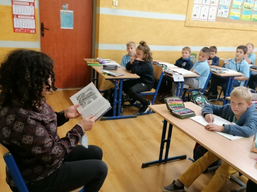Artykuł: Dzień Głośnego Czytania w SP nr 1 - Zdjęcie 29593