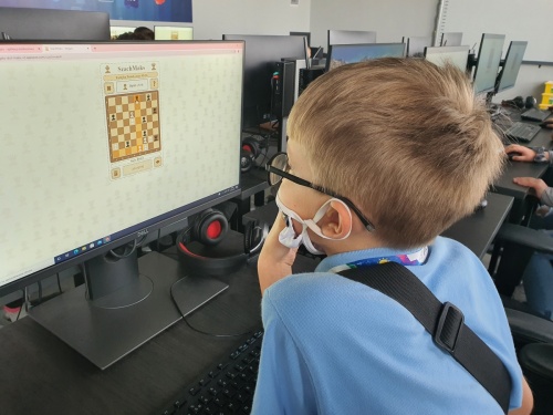 Artykuł: Pora na Twój ruch czyli konkurs internetowo - szachowy 