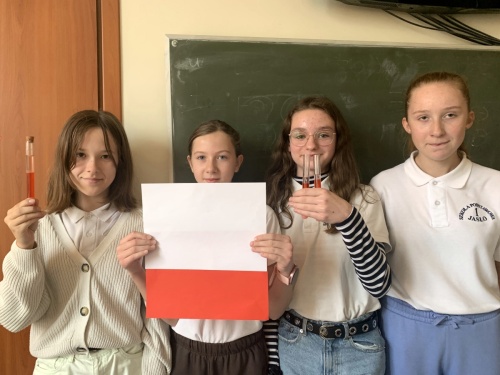 Artykuł: Patriotyczna lekcja chemii.  - Zdjęcie 37922