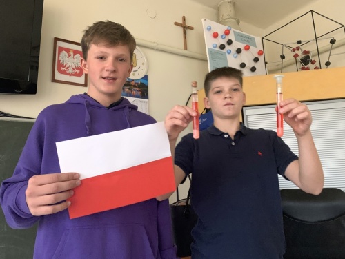 Artykuł: Patriotyczna lekcja chemii.  - Zdjęcie 37923