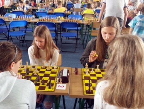 Artykuł: Sukces w Mistrzostwach Województwa Podkarpackiego Juniorek w szachach na rok 2017 - Zdjęcie 5262