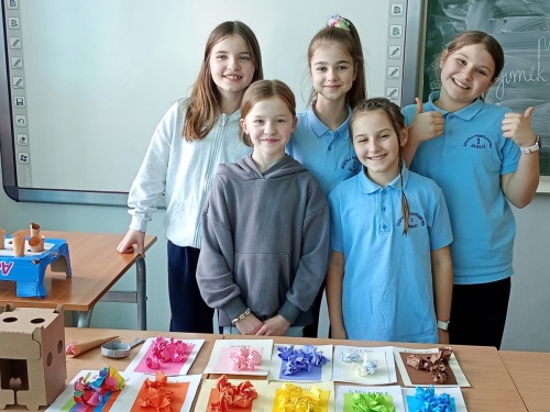 Artykuł: English Café: uczniowie ćwiczą język i rozwijają kreatywność - Zdjęcie 57831