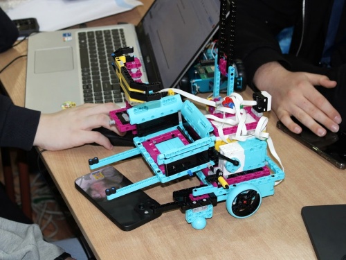 Artykuł: SP1 z udanym debiutem na ogólnopolskim konkursie robotyki  GG Robot 2025 - Zdjęcie 57981