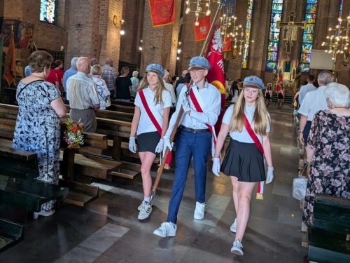 Artykuł: Poczet Sztandarowy na miejskich uroczystościach Święta Wojska Polskiego - Zdjęcie 60472