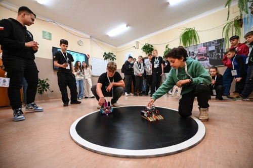 Artykuł: Roboty w akcji, a nasi uczniowie na podium! - Zdjęcie 63202