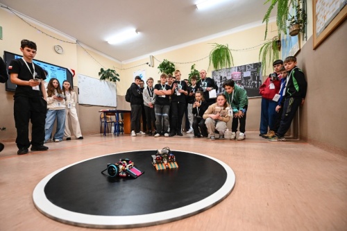Artykuł: Roboty w akcji, a nasi uczniowie na podium! - Zdjęcie 63203