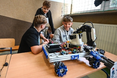 Artykuł: Roboty w akcji, a nasi uczniowie na podium! - Zdjęcie 63201