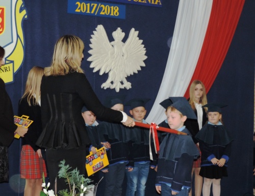 Artykuł: Uroczystym ślubowaniem uczniowie uczcili Święto Odzyskania Niepodległości - Zdjęcie 6472