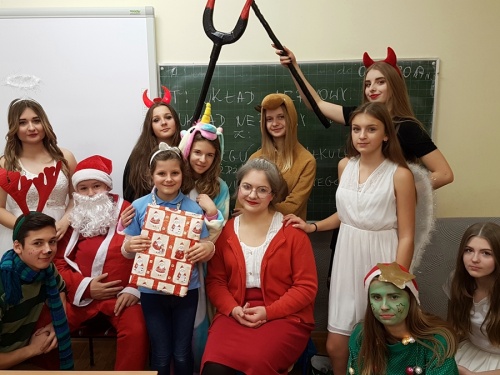Artykuł: Św. Mikołaj wraz z Panią Mikołajową i fantastyczną grupą pomocników odwiedzili naszą szkołę - Zdjęcie 6913